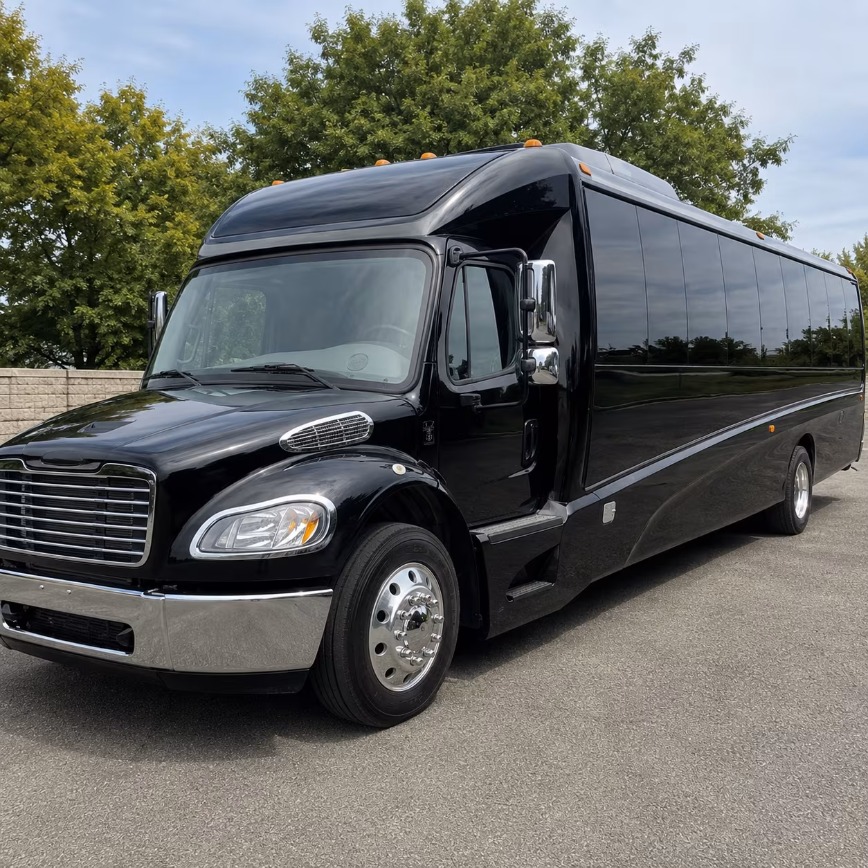 longview 28 passenger minibus