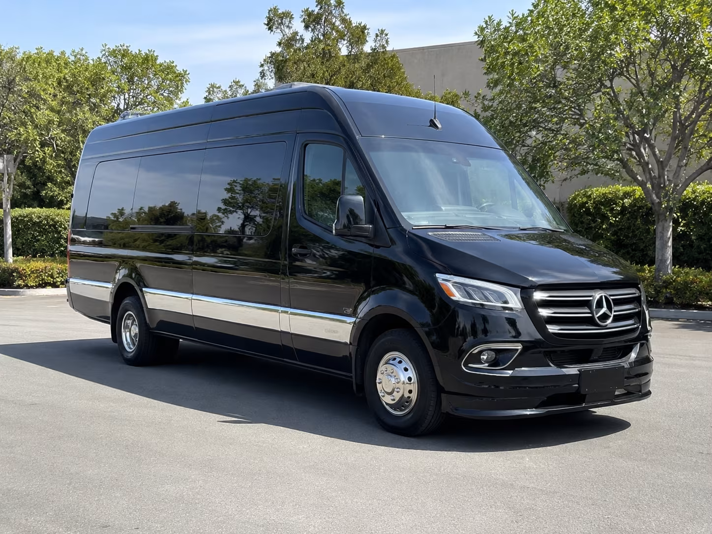 sprinter van and minibus rentals for small group wine tours in longview